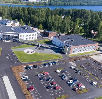 Varkauden Sakkyn kampuksen alueen ilmakuvaa.