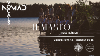 Kuvassa veden äärellä joukko ihmisiä. Valkoiset tekstit: Nomad Vocals ja Ilmasto, jossa elämme.